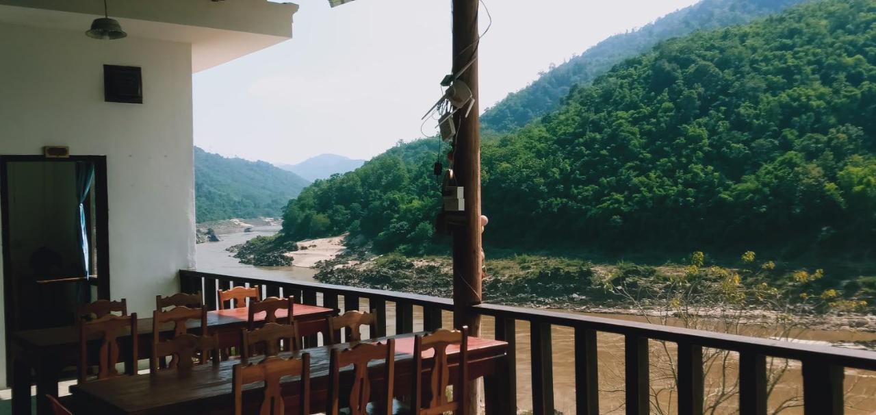 Villa Mekong Guesthouse Muang Pakbèng Стая снимка